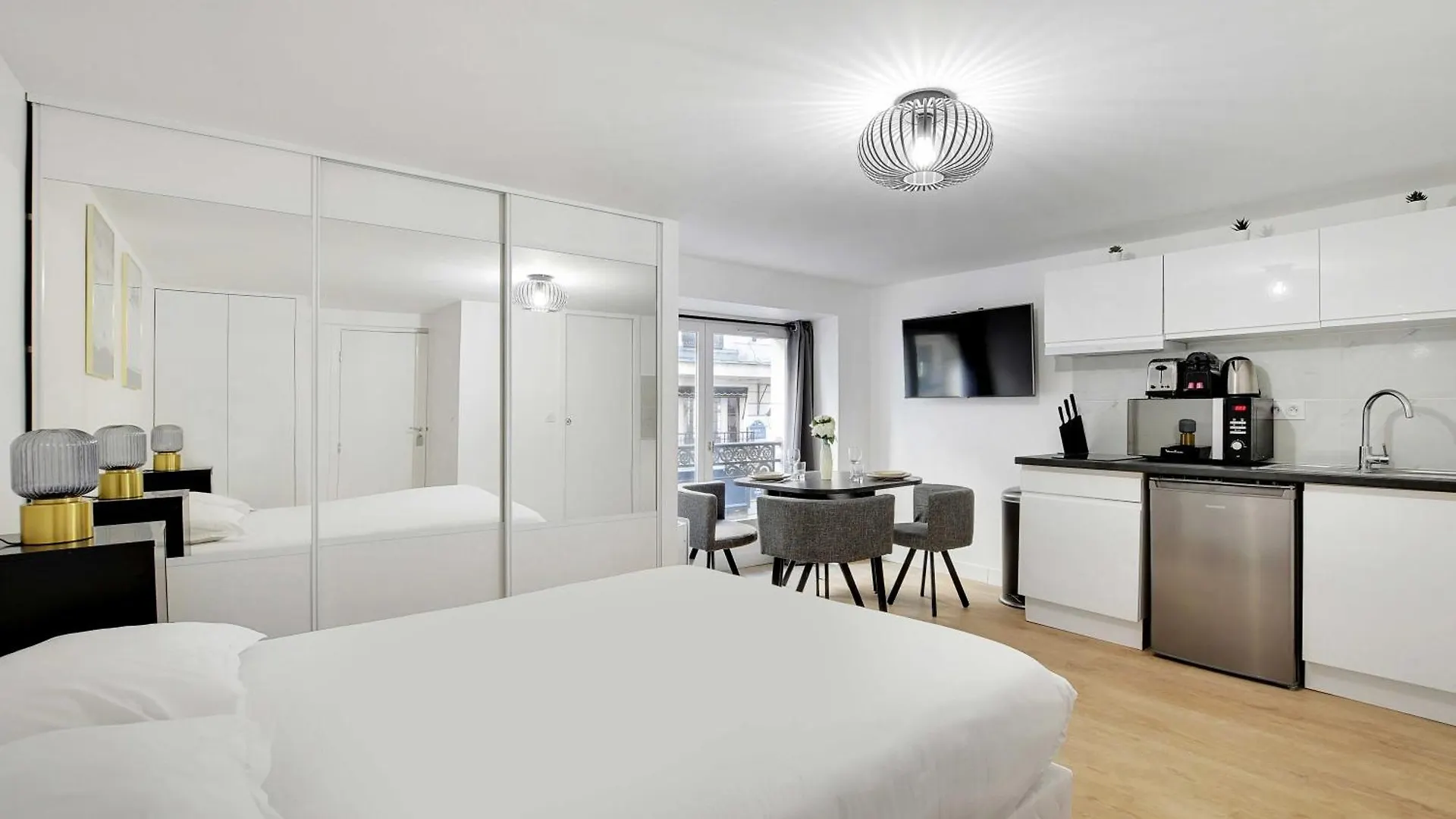 Lovely In The Heart Of Opera Apartment *