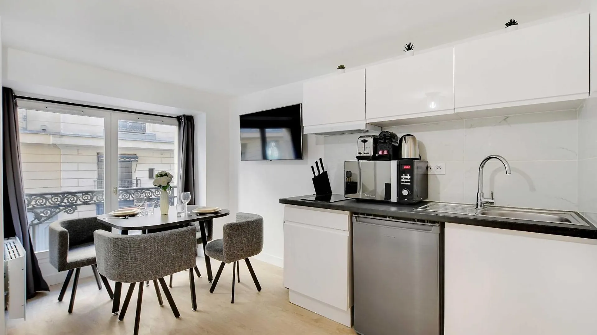 Lovely In The Heart Of Opera Apartment *